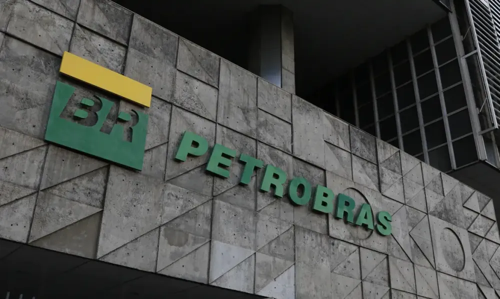 Gás natural ficará 1,41% mais barato em novembro, diz Petrobras