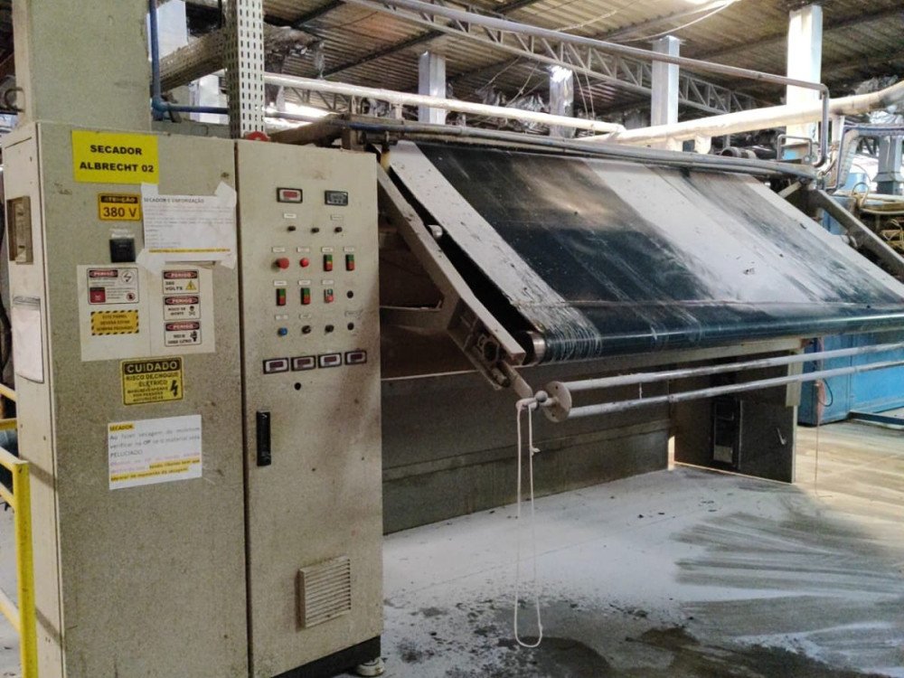 Incêndio atinge edificação industrial em Gaspar