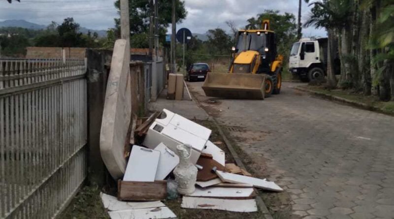Agendamento da coleta de resíduos sólidos volumosos em Gaspar pode ser realizado até o final de novembro