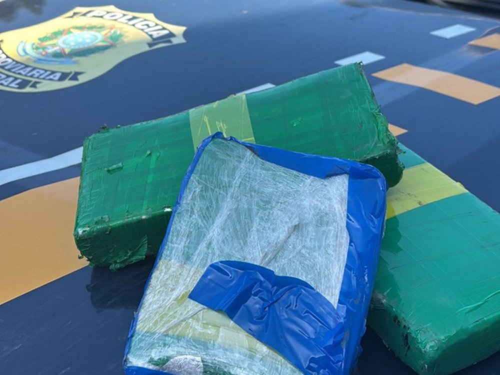 Duas mulheres são presas transportando 30 kg de cocaína em Barra Velha