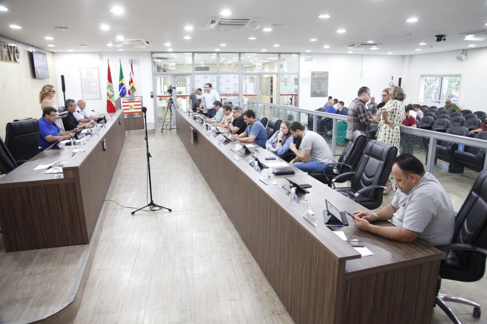 Câmara de Vereadores convoca presidente do Samae para esclarecer falta d'água em Blumenau
