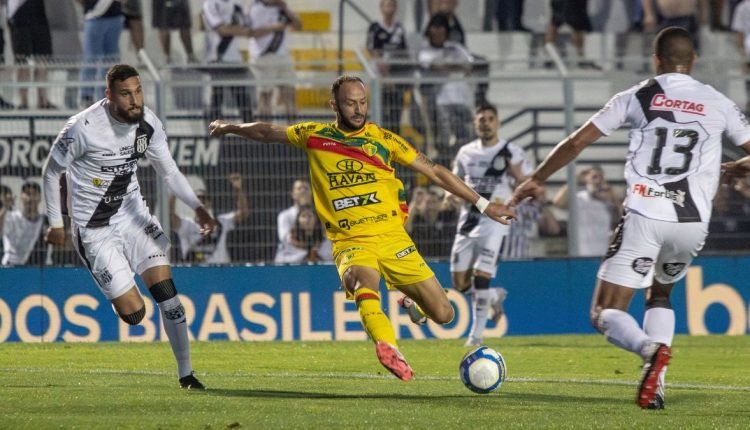 Brusque perde mais um jogo na Série B do Campeonato Brasileiro