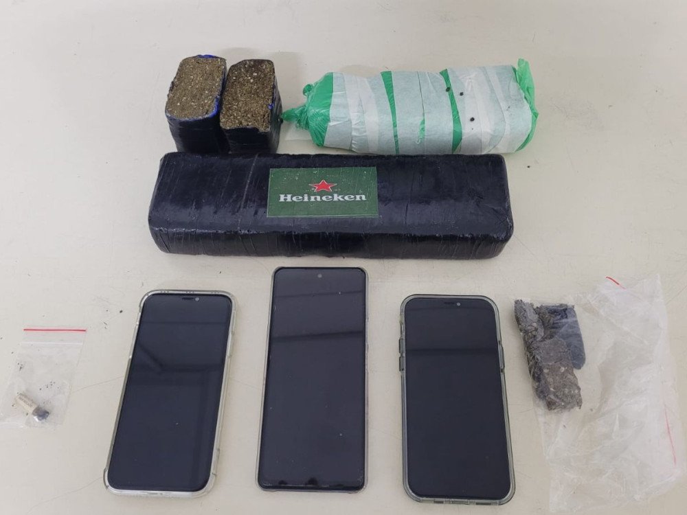 Três pessoas são presas por tráfico de drogas e associação para o tráfico em Blumenau