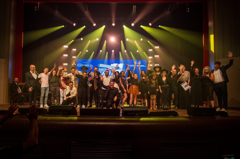 Vale do Itajaí seleciona seus representantes para a final do Festival Santa Catarina Canta