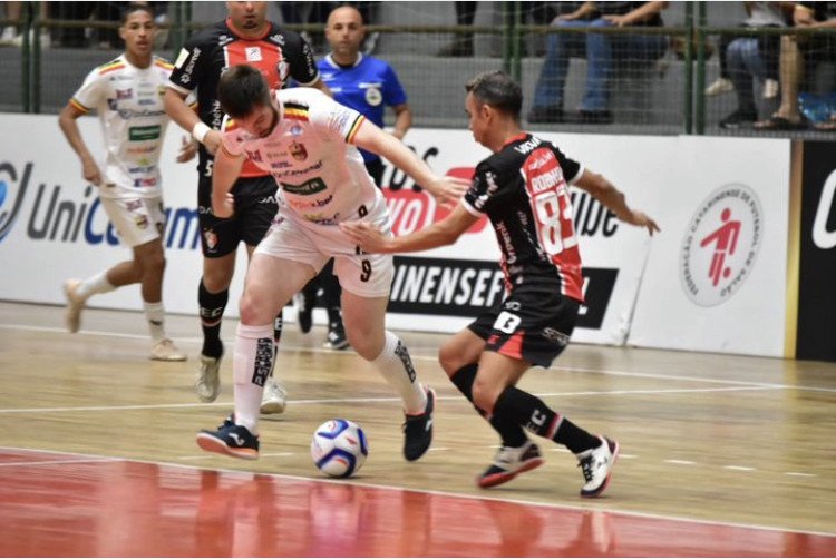 Campeonato Catarinense de Futsal: Blumenau perde para Joinville