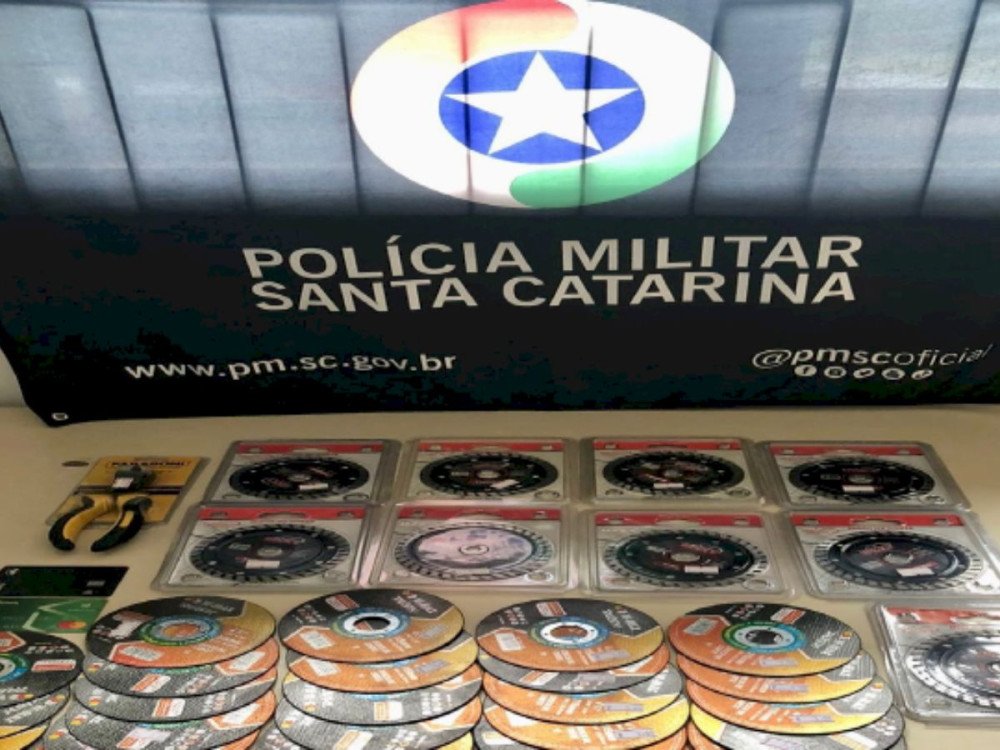 PM localiza suspeitos e recupera objetos furtados em estabelecimentos comerciais em Porto União