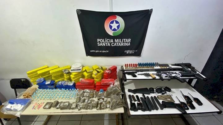 Polícia Militar encontra depósito de drogas e armas de fogo em Balneário Gaivota