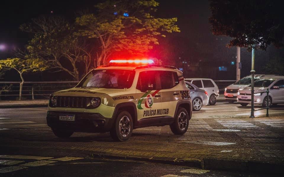 Vídeo: Polícia prende pai que pegou criança sem autorização em Blumenau e fugiu para o Paraná