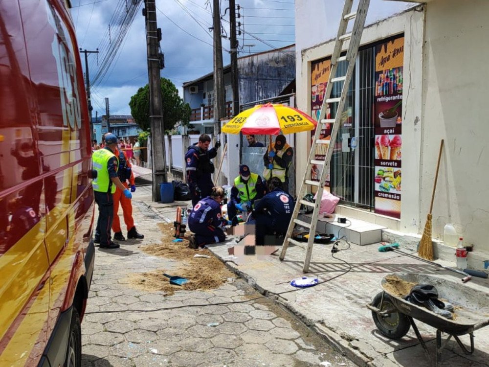 Trabalhador morre após sofrer choque elétrico e queda em Gaspar