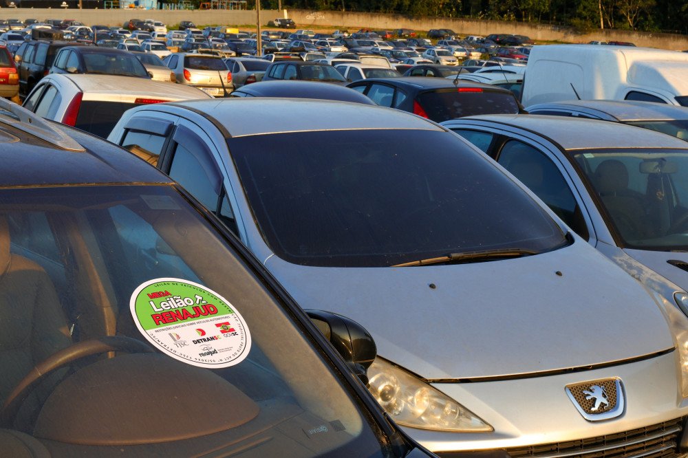 Após acordo com o Tribunal de Justiça, Detran realiza leilão de veículos apreendidos