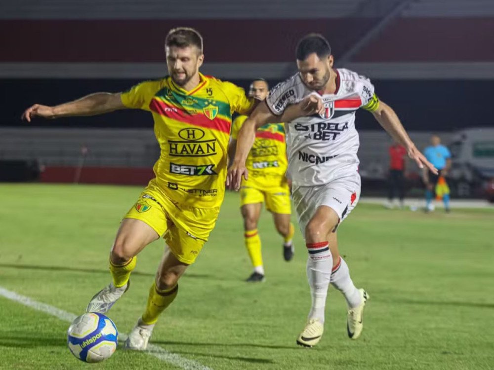 Brusque entra em campo para enfrentar o Botafogo-SP nesta terça-feira