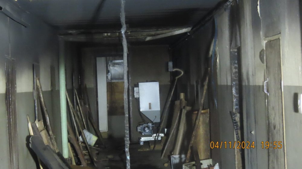 Bombeiros controlam incêndio em estufa de defumação no bairro Belchior, em Gaspar