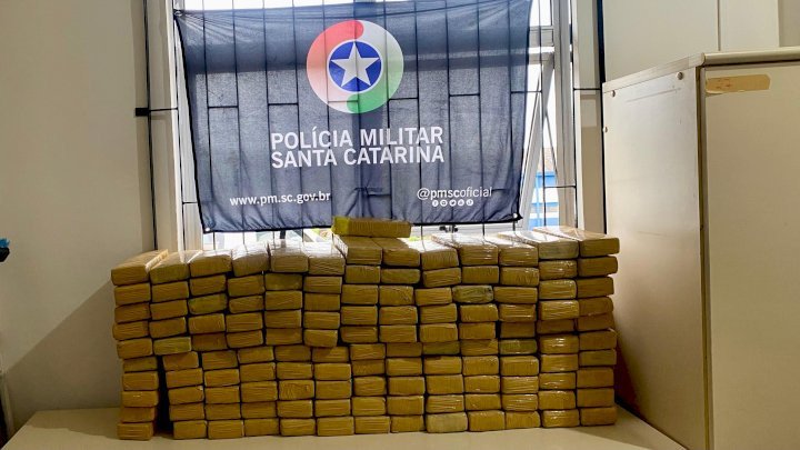 Polícia Militar apreende mais de 120 kg de maconha durante abordagem em Porto União