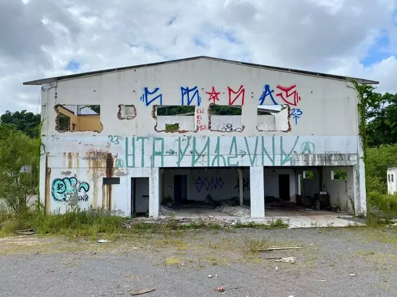 Leilão da Cristal Blumenau acontece em novembro; empresa decretou falência em 2022