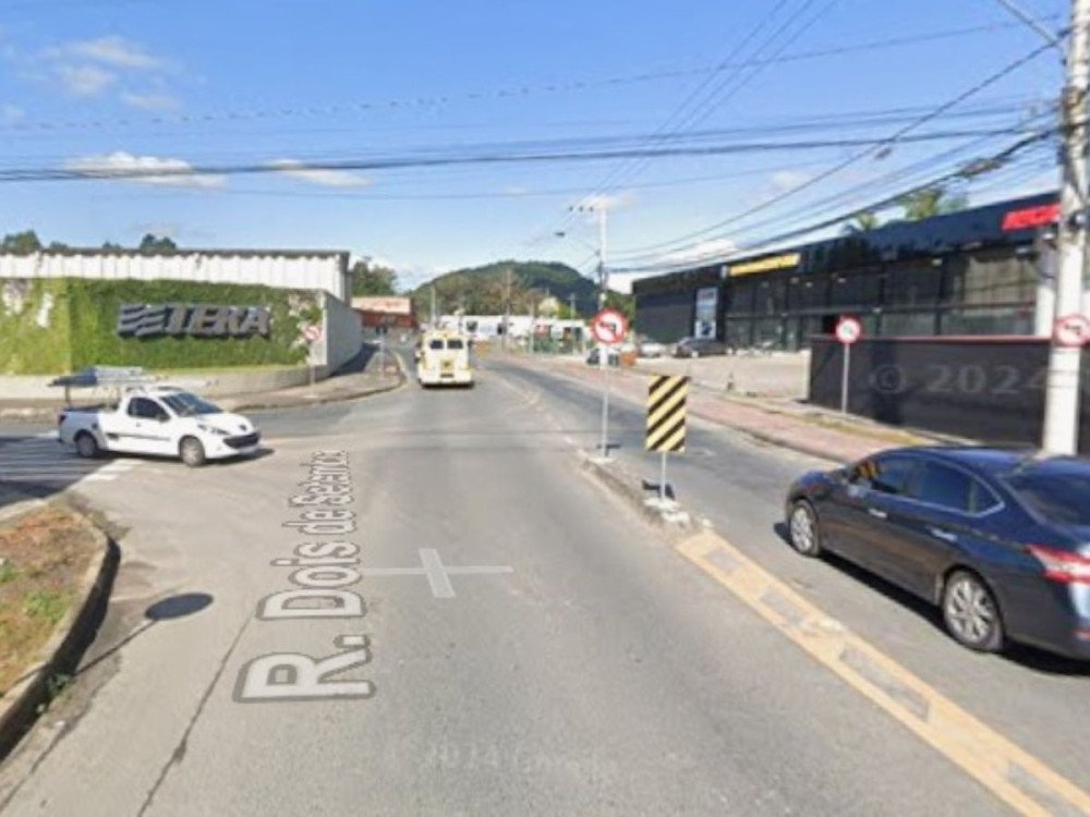 Obra de revitalização faz trecho da rua 2 de Setembro ficar em sistema Siga e Pare nesta quarta