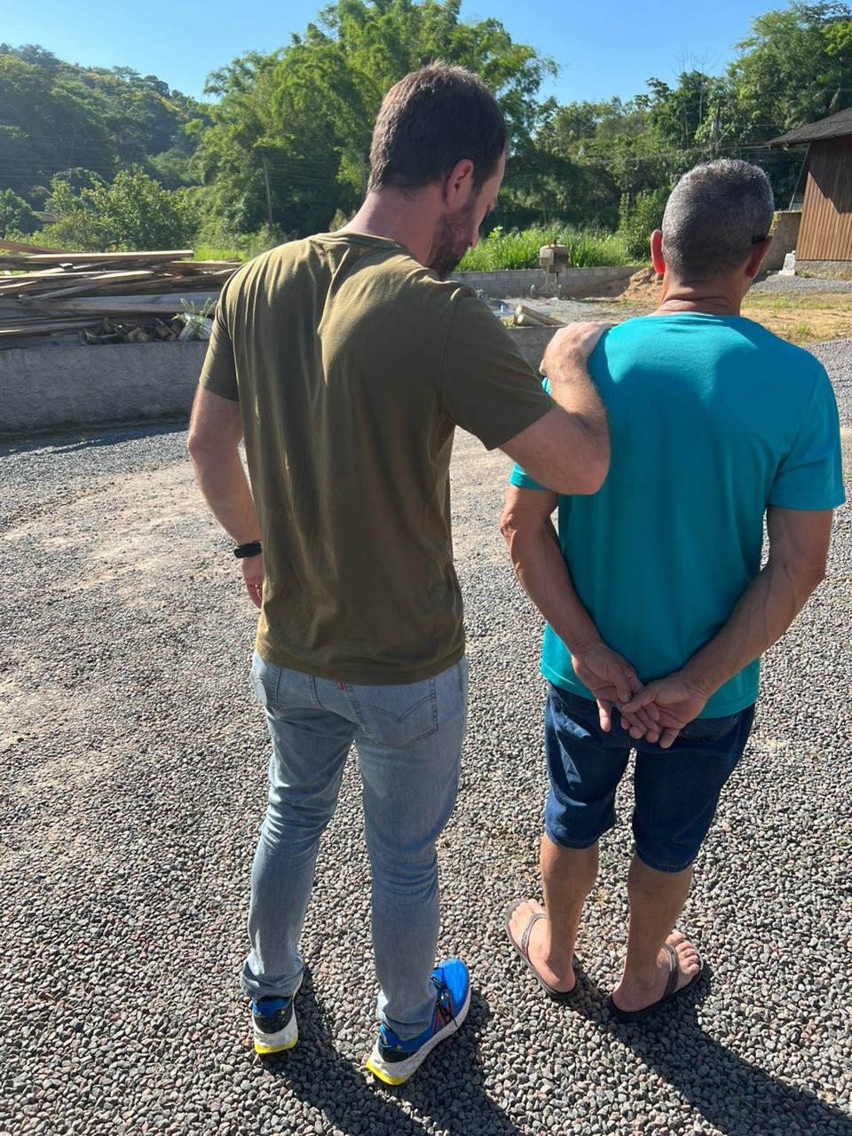 Homem foragido há 12 anos suspeito de estupro no Paraná é preso em Indaial