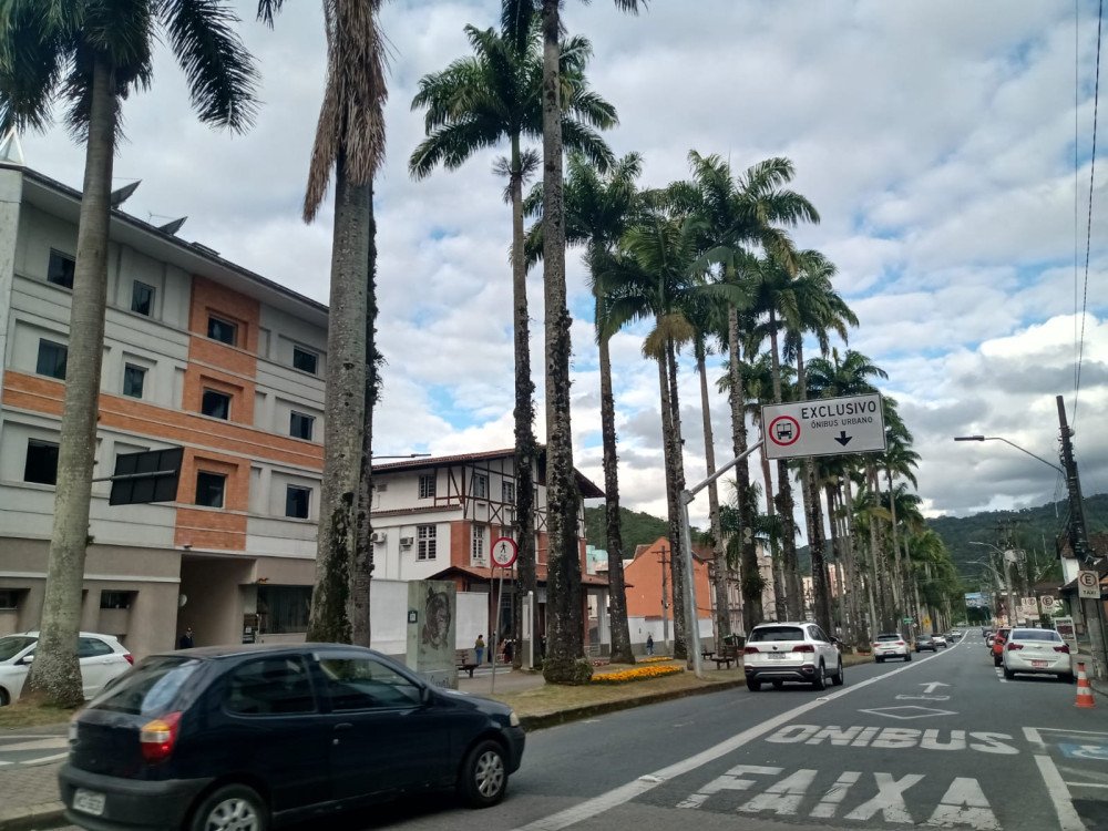 Tempo em Blumenau permanece nublado, com possibilidade de chuva fraca