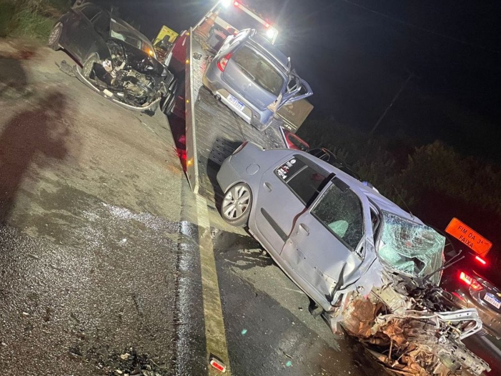 Acidente entre três veículos na BR-470 deixa feridos em Indaial