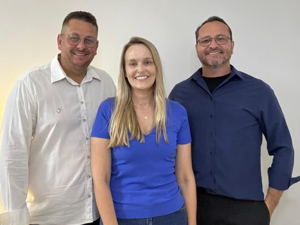 Prefeito eleito de Timbó confirma Mayra Cipriani para a Secretaria de Educação em 2025