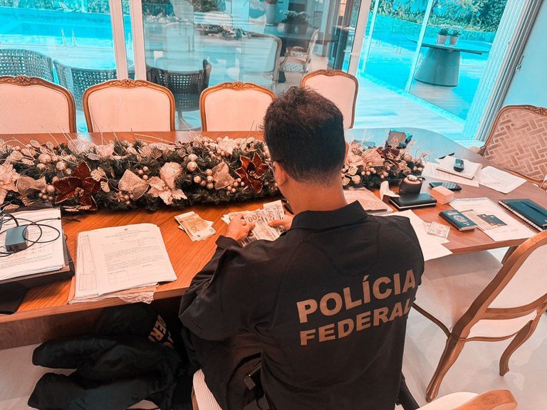 PF realiza operação para combater fraudes fiscais e lavagem de dinheiro na Grande Florianópolis