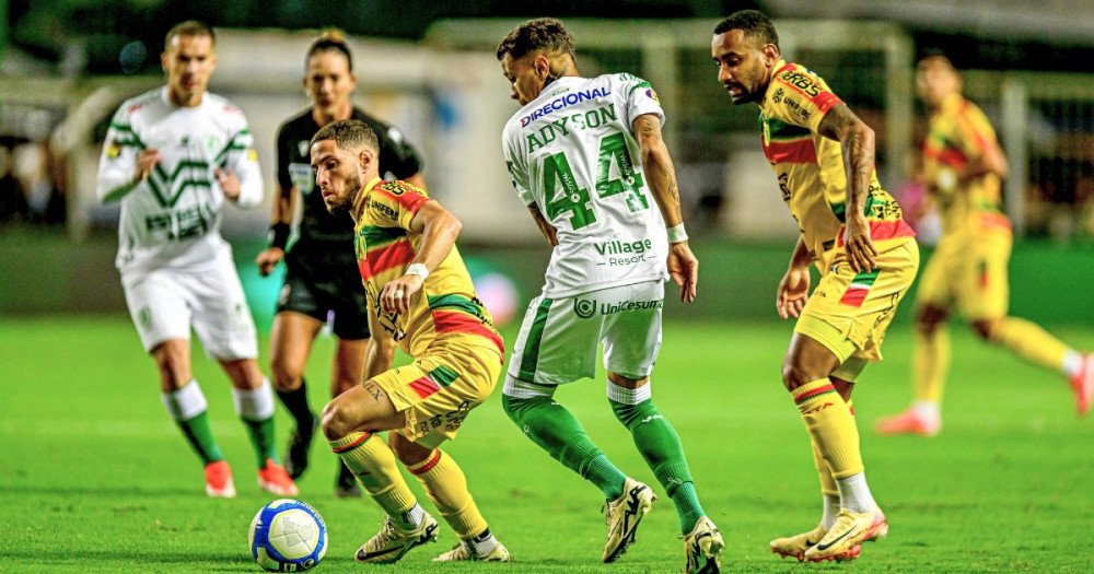 Brusque encerra a temporada com derrota para o América-MG