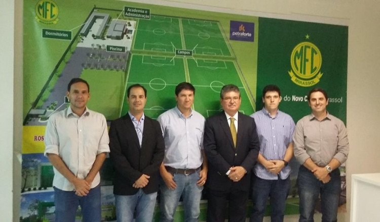 Emerson Luis. Esporte: Fórmula