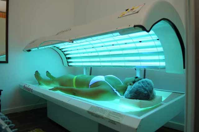 Dona de clínica de bronzeamento artificial ilegal em Pomerode é condenada após denúncia do MPSC