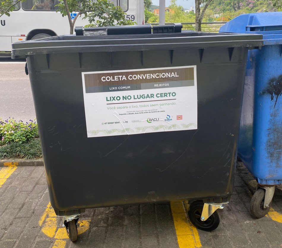Contêineres de lixo orgânico terão nova cor em Blumenau; moradores devem ficar atentos