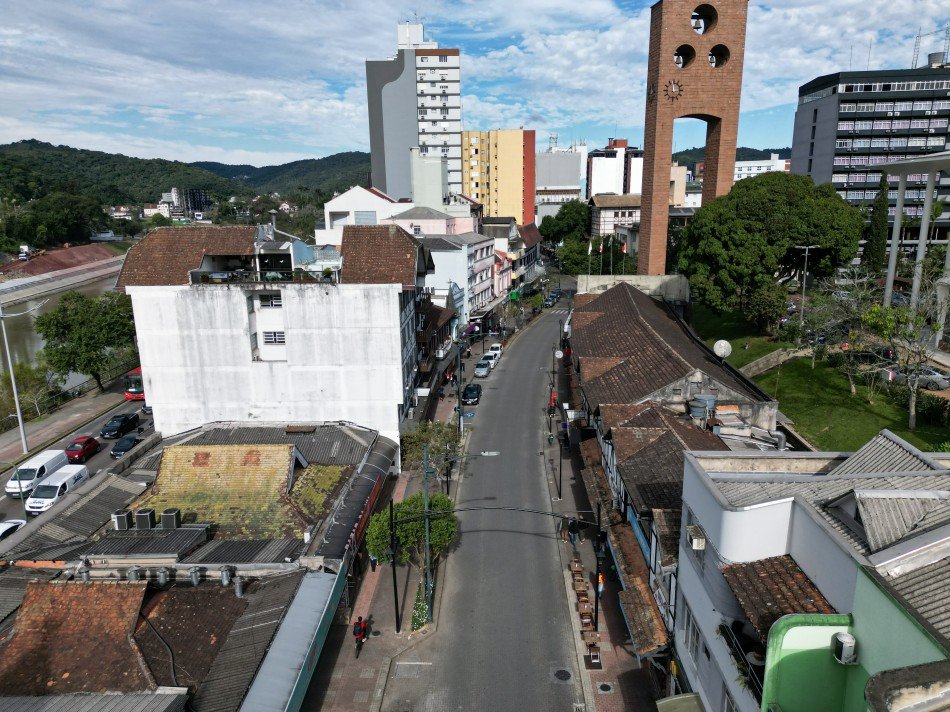Blumenau fechou o mês de outubro com 325 novas vagas de trabalho criadas