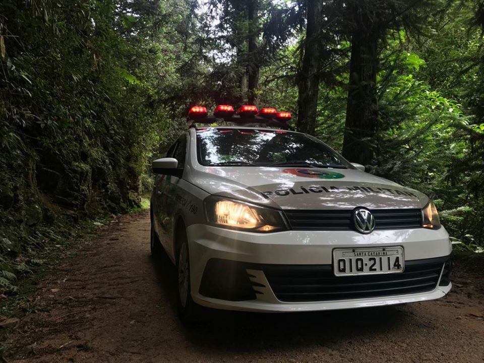 Homem é baleado em tentativa de homicídio em Gaspar; veículo usado no crime é recuperado