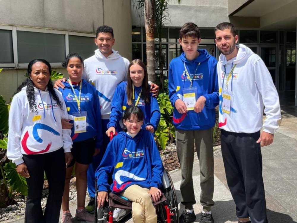 Paratletas de Blumenau competem no Campeonato Brasileiro de Atletismo em São Paulo