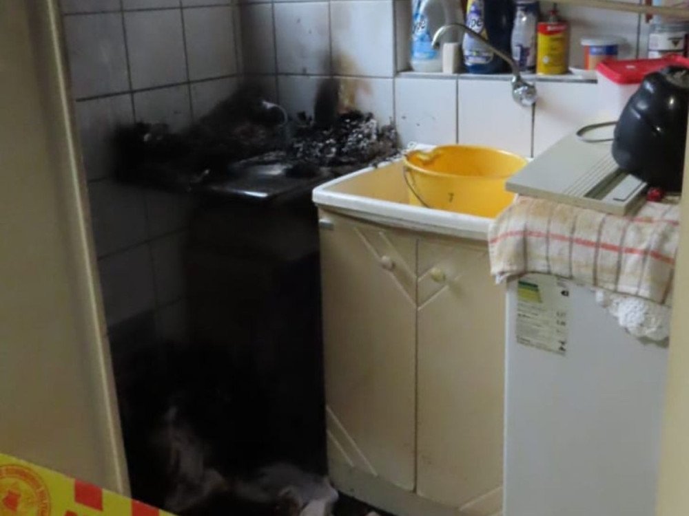 Área de lavação de apartamento registra princípio de incêndio em Blumenau; moradores conseguiram controlar as chamas