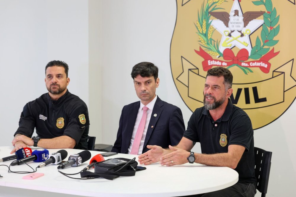 Polícia Civil prende seis pessoas suspeitas de envolvimento no desaparecimento de casal em Biguaçu