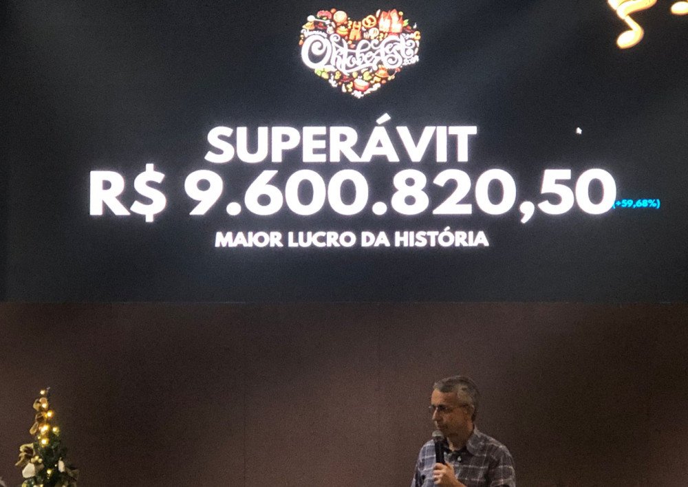 Oktoberfest Blumenau registra superávit de R$ 9,6 milhões e mais de 579 mil visitantes em 2024; veja o balanço