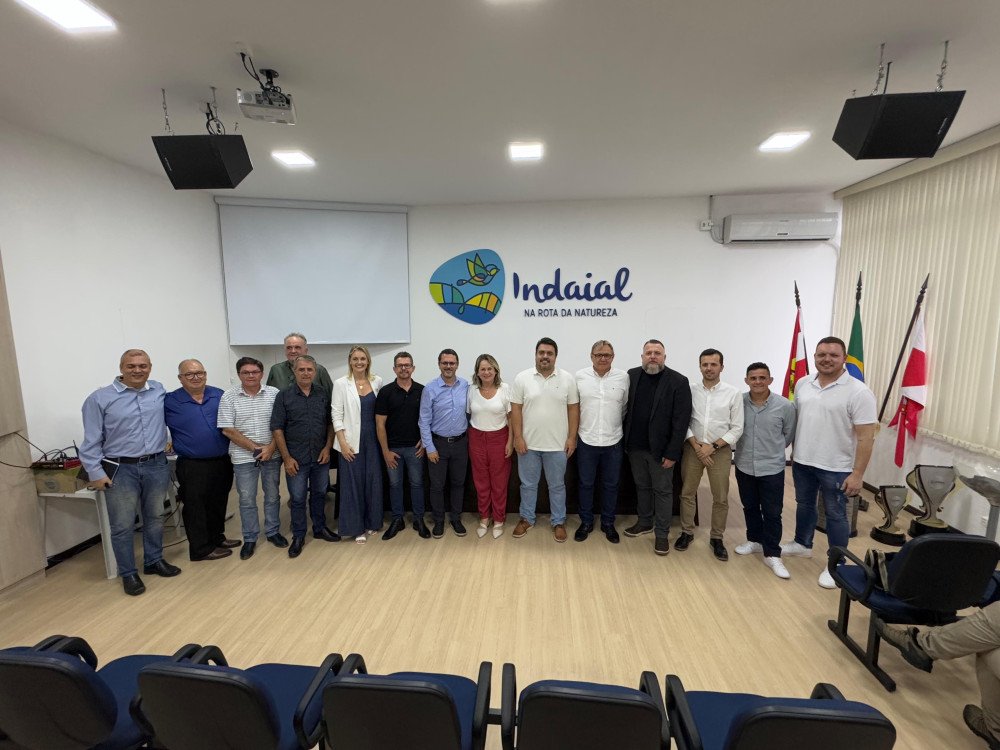 Prefeito eleito de Indaial apresenta nova equipe de gestão para 2025, incluindo secretários que eram de Blumenau