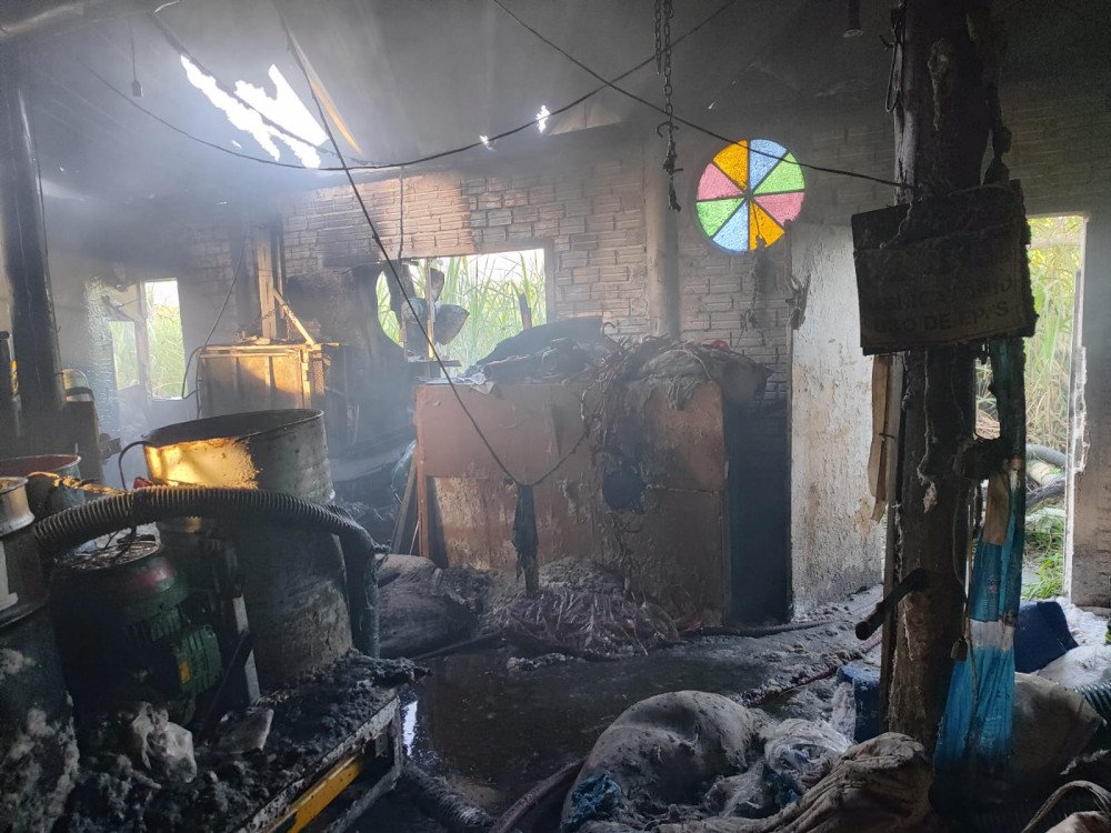 Incêndio atinge depósito de algodão em Gaspar