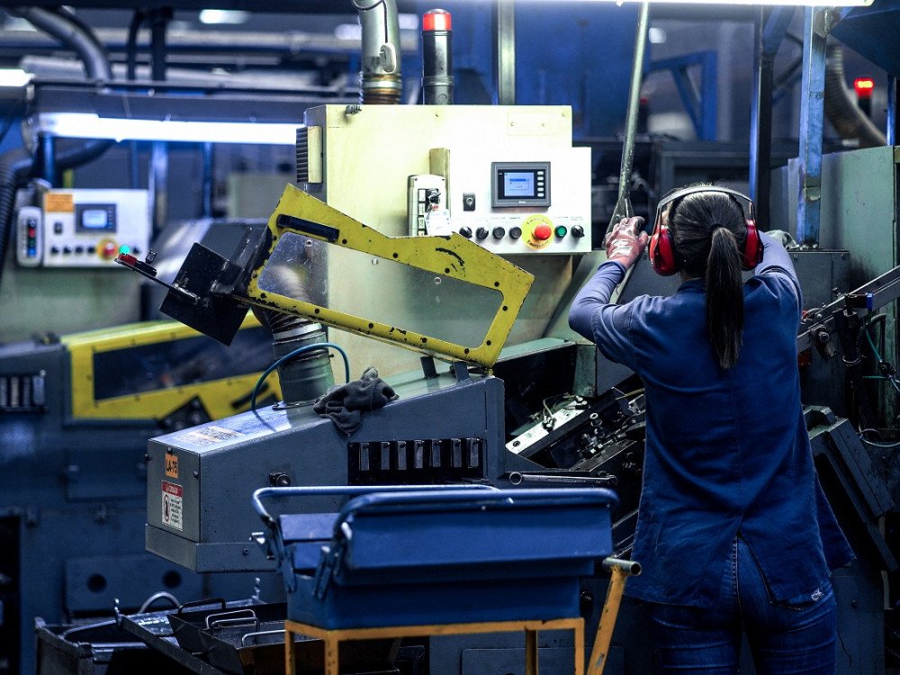 Produção industrial catarinense registra aumento de 12,2% em outubro