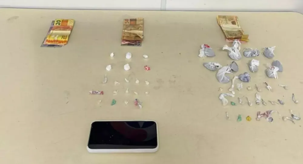 Três pessoas são detidas por tráfico de drogas no bairro Passo Manso