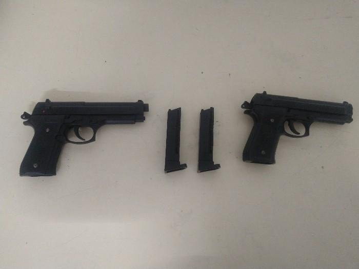 Homem é preso com bicicleta furtada e simulacros de arma em Blumenau