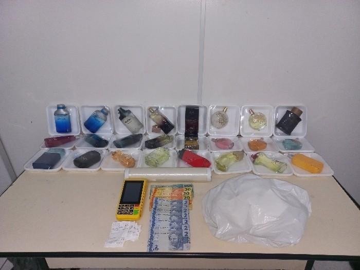 Homem é preso por comercializar produtos falsificados em Blumenau