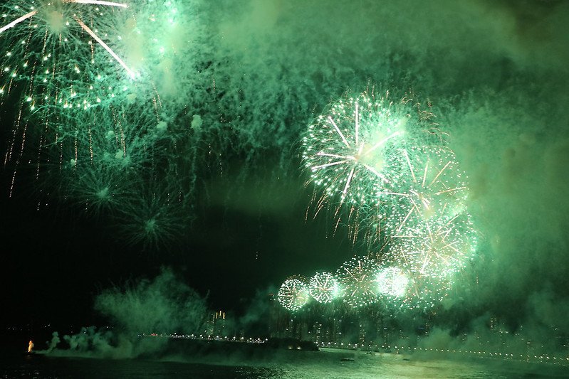 Réveillon: Balneário Camboriú terá 8 toneladas de fogos e contagem regressiva na roda-gigante