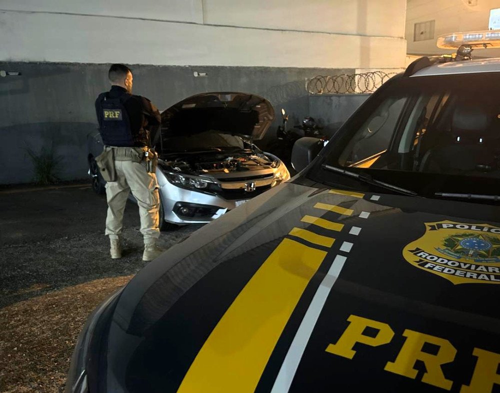 Carro roubado no RJ é recuperado pela PRF na BR-101 em Navegantes
