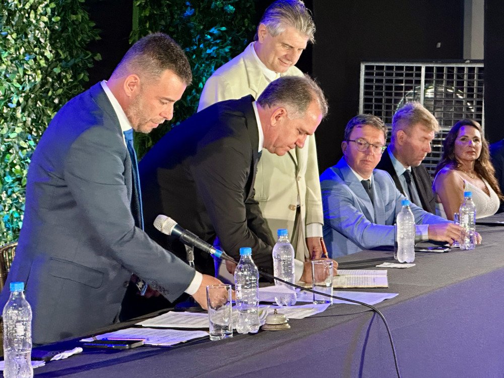 Manoel Arisoli Pereira é empossado prefeito de Rio do Sul