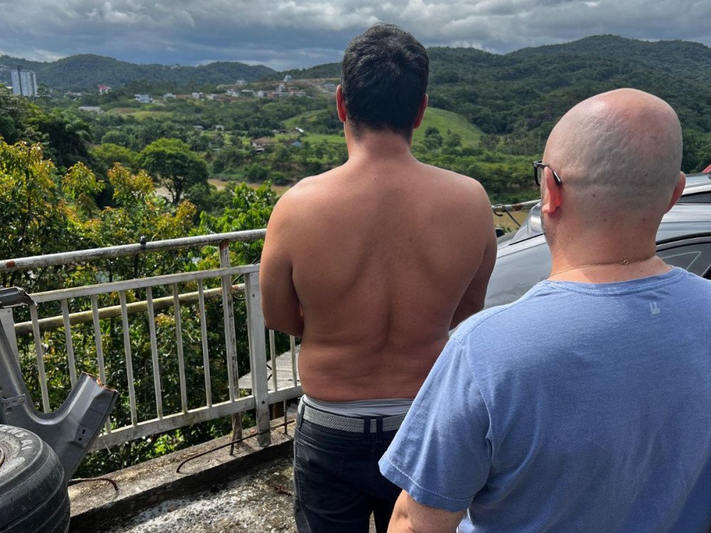 Foragido por furto é preso pela Polícia Civil no bairro Vorstadt