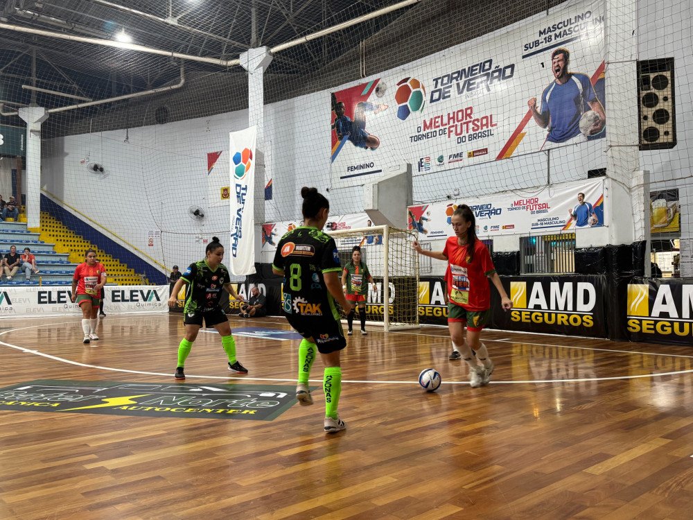 Primeiros jogos das categorias Feminino e Sub-18 do Torneio de Verão de Indaial foram disputados nesta quinta