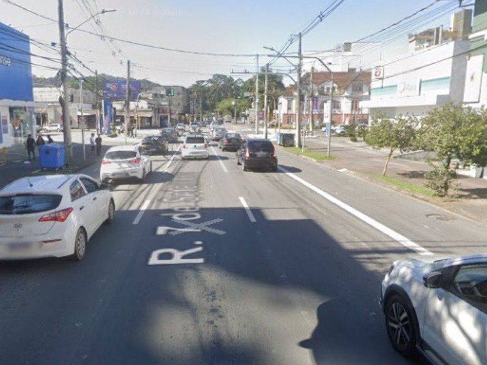 Serviço de manutenção na rua Sete de Setembro irá interditar o corredor de ônibus nesta quarta