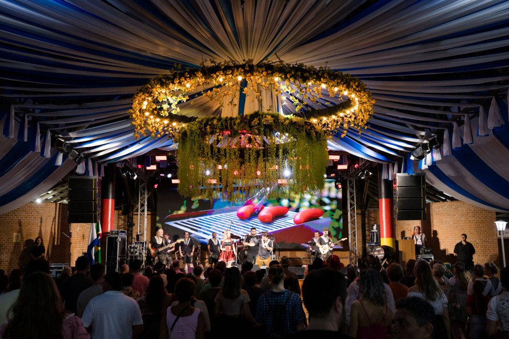 Abertura da 40ª Festa Pomerana reúne cerca de 6,5 mil pessoas