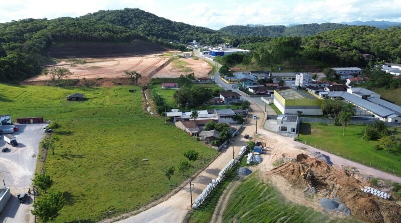 Obra de drenagem altera trânsito em Gaspar na próxima semana