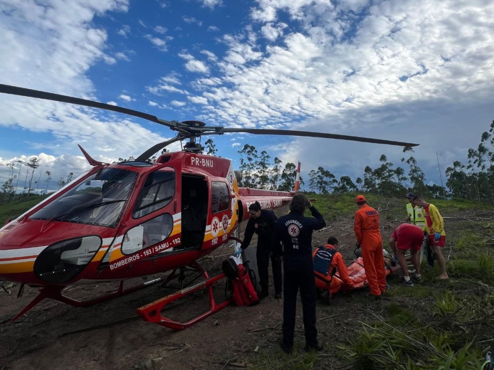 Acidente com quadriciclo deixa homem em estado grave em Rio dos Cedros
