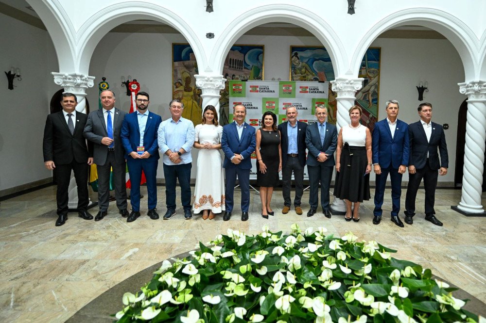 Ex-prefeito de Blumenau, Mário Hildebrandt, é empossado como Secretário de Estado da Defesa Civil